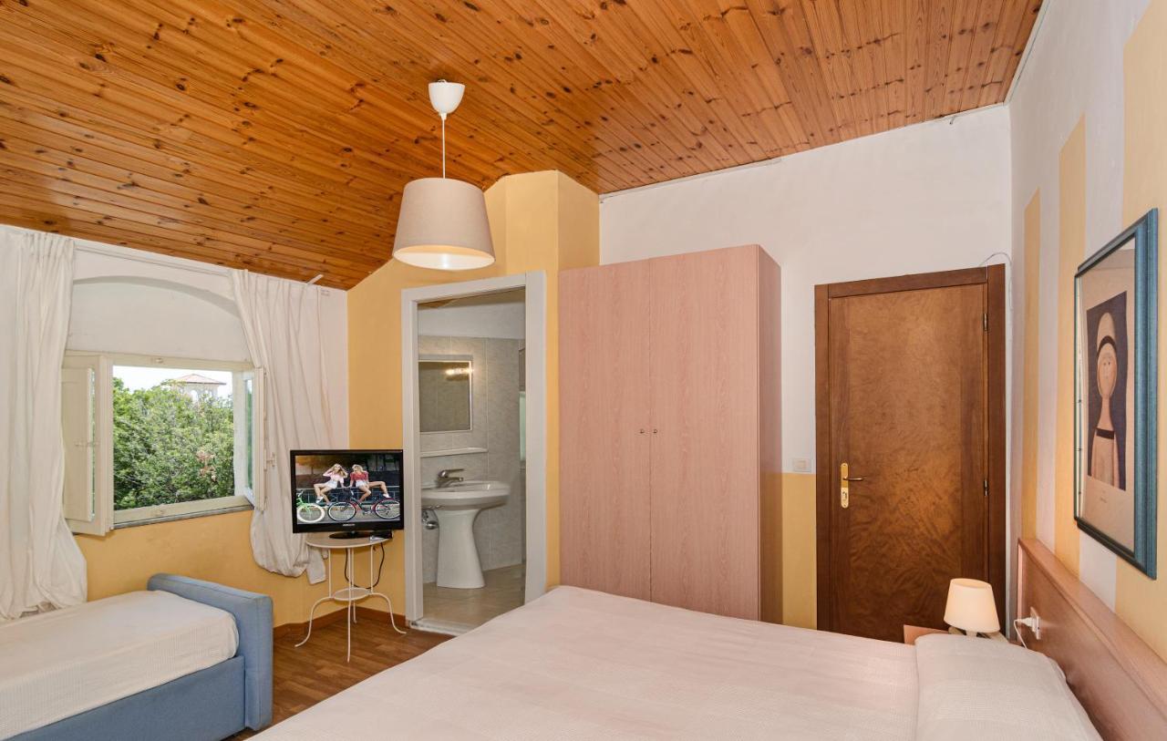 פורטה דיי מארמי Albergo Villa Gradita מראה חיצוני תמונה