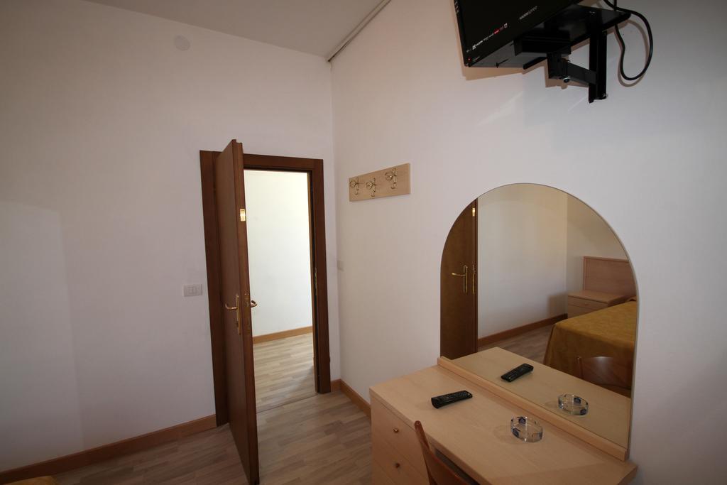 פורטה דיי מארמי Albergo Villa Gradita מראה חיצוני תמונה